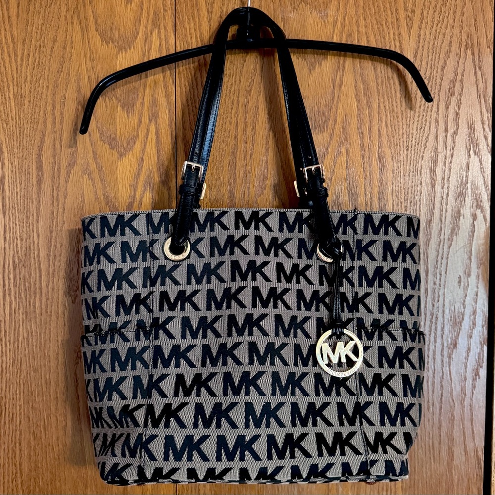 Michael Kors Jet Set Tote